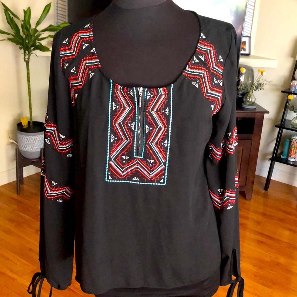 New My Michelle JUNIOR SIZE Embroider Blouse